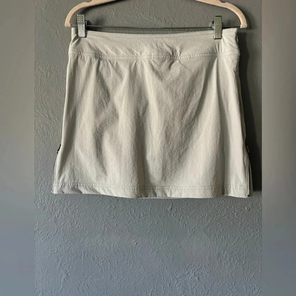 Athleta | side zip | tie waist | zipper detail | skort | grey | size 2 - Picture 1 of 14